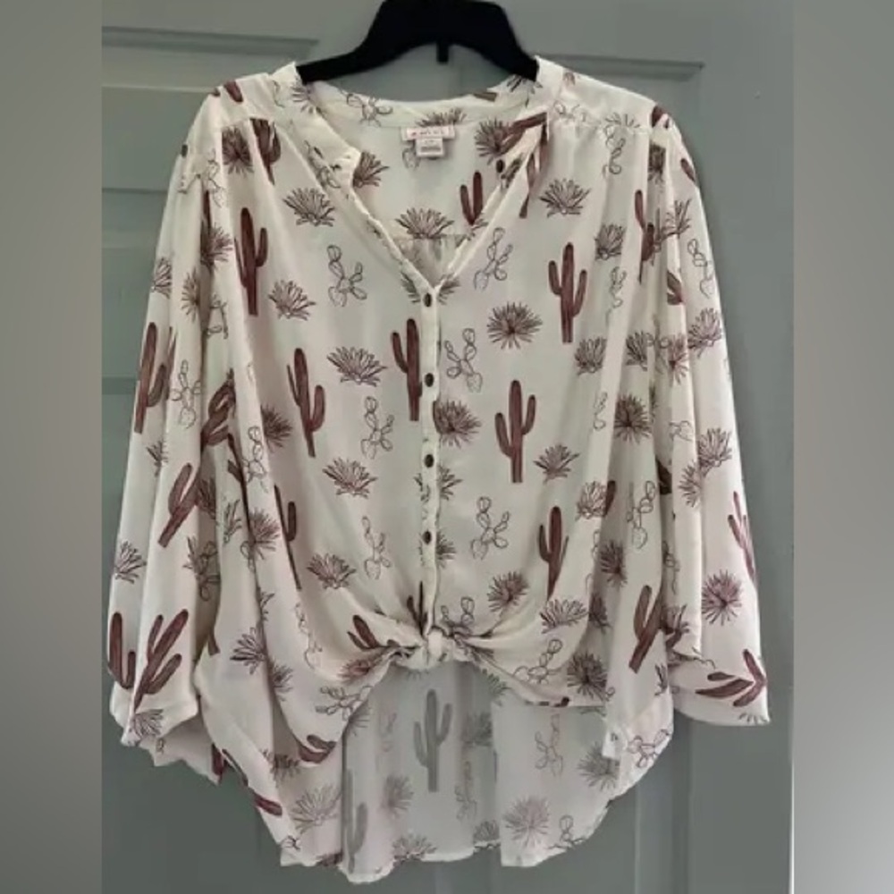 NWOT ARIAT blouse